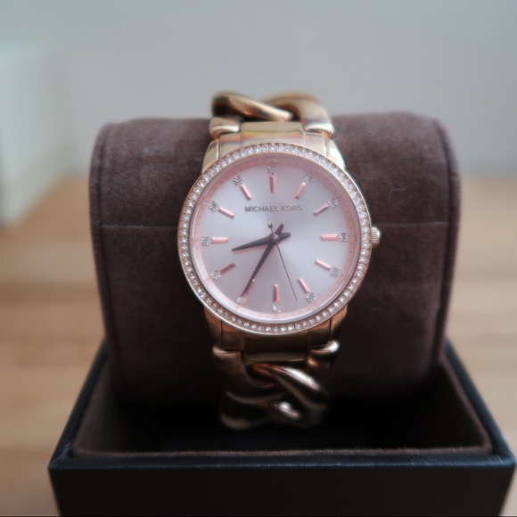 Michael Kors Rose Gold Watch - Picture 2 of 8